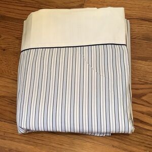 William Sonoma White and Blue Stripe twin flat sheet 💯 Cotton